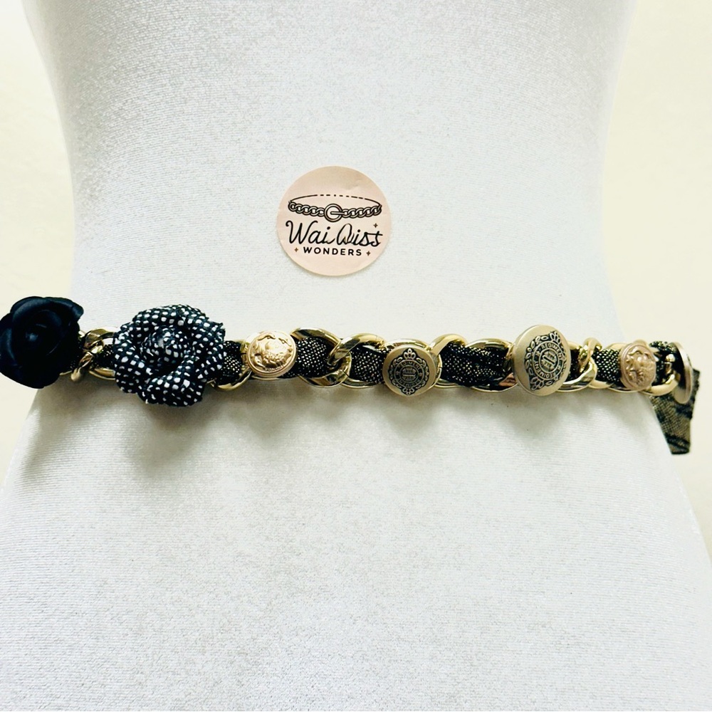 Y2K Black and gold flower belt with rhinestone details - Picture 1 of 3
